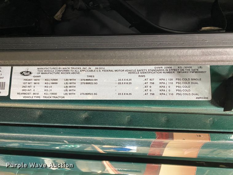 image for item GE9425 2015 Mack CXU613  semi truck