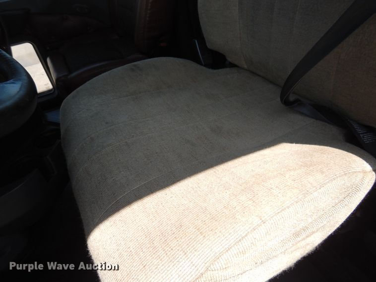 image for item GE9426 2015 Mack CXU613  semi truck