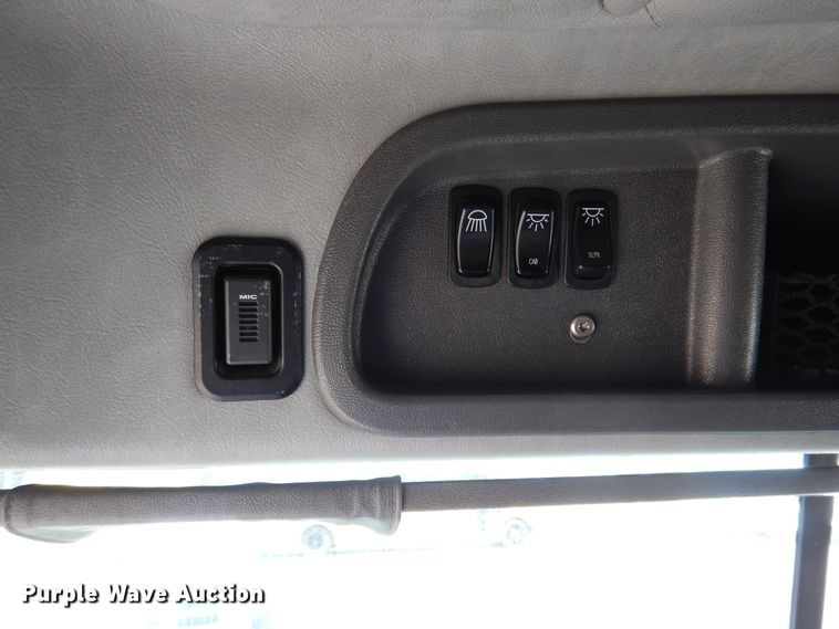 image for item GE9426 2015 Mack CXU613  semi truck