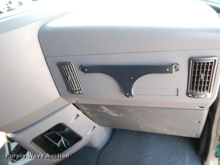 image for item GE9426 2015 Mack CXU613  semi truck