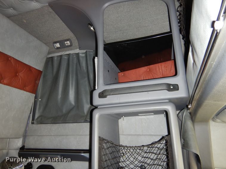 image for item GE9426 2015 Mack CXU613  semi truck