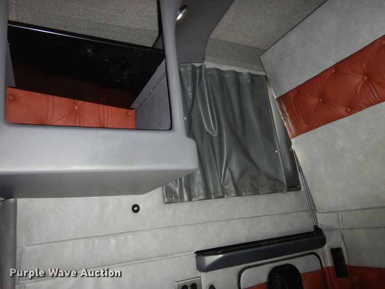 image for item GE9426 2015 Mack CXU613  semi truck