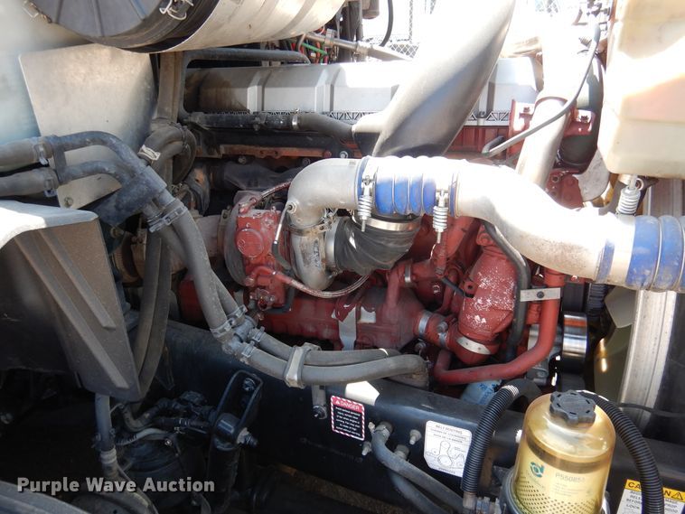 image for item GE9426 2015 Mack CXU613  semi truck