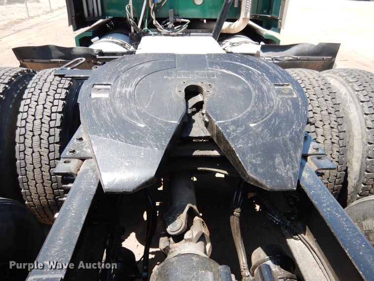 image for item GE9426 2015 Mack CXU613  semi truck