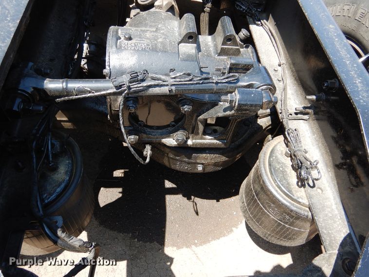 image for item GE9426 2015 Mack CXU613  semi truck