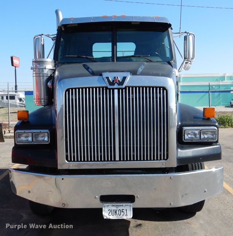 image for item GE9427 2014 Western Star 4900SB semi truck