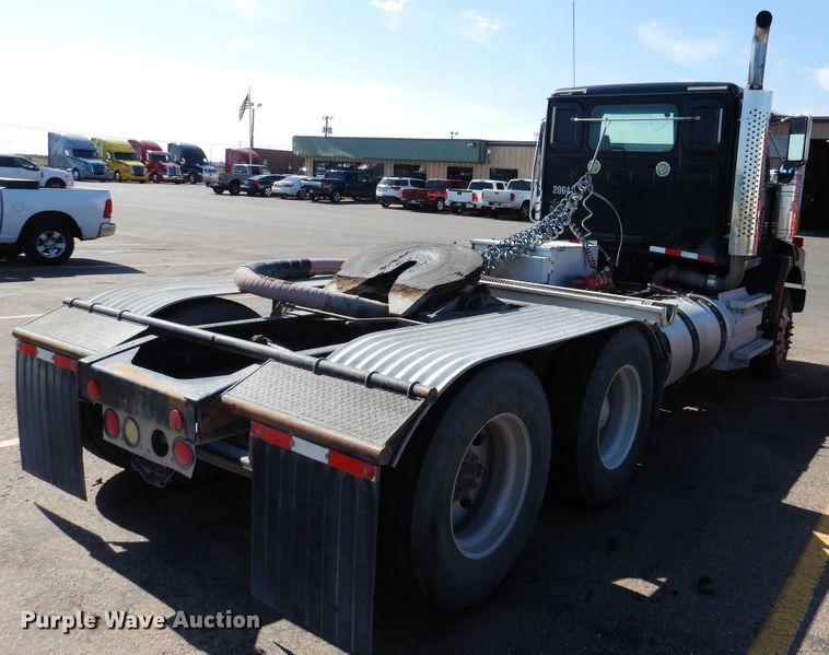 image for item GE9427 2014 Western Star 4900SB semi truck