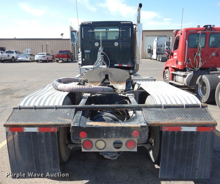 image for item GE9427 2014 Western Star 4900SB semi truck