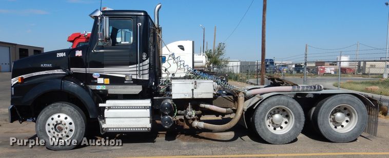 image for item GE9427 2014 Western Star 4900SB semi truck
