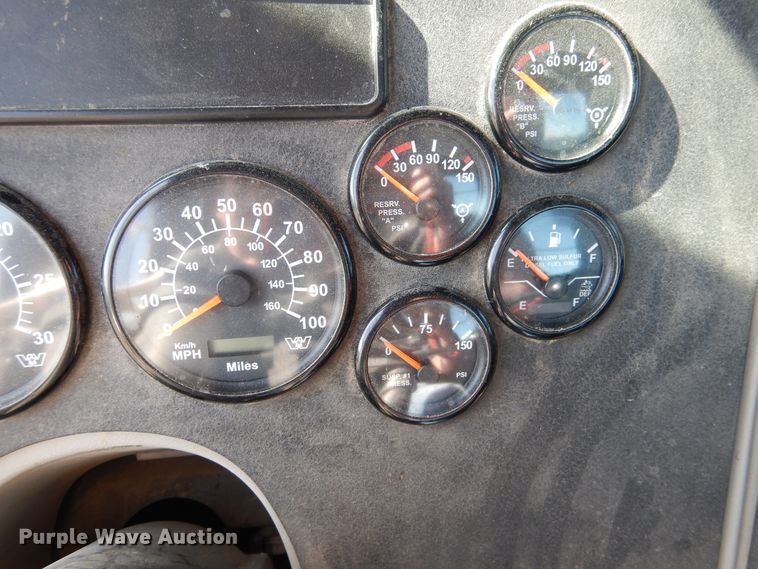 image for item GE9427 2014 Western Star 4900SB semi truck