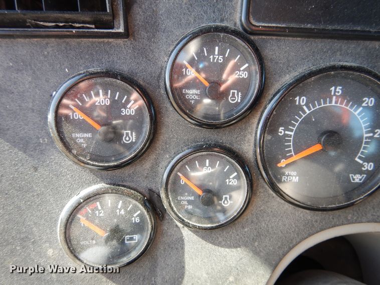 image for item GE9427 2014 Western Star 4900SB semi truck