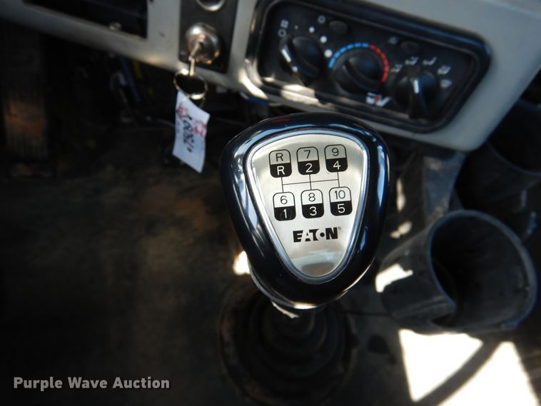 image for item GE9427 2014 Western Star 4900SB semi truck