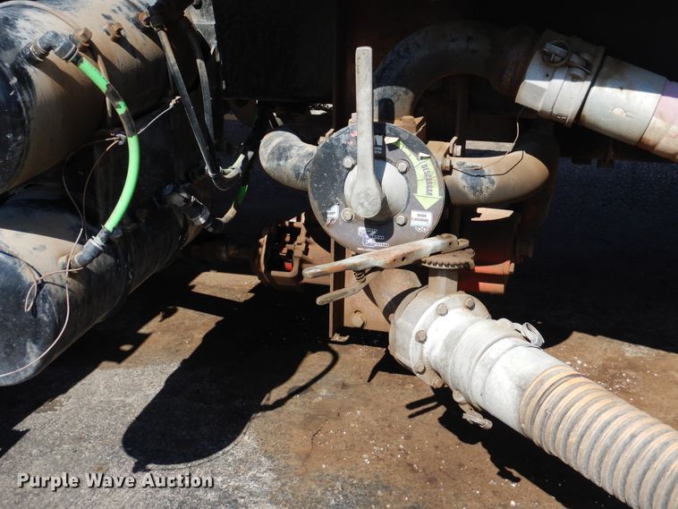 image for item GE9427 2014 Western Star 4900SB semi truck