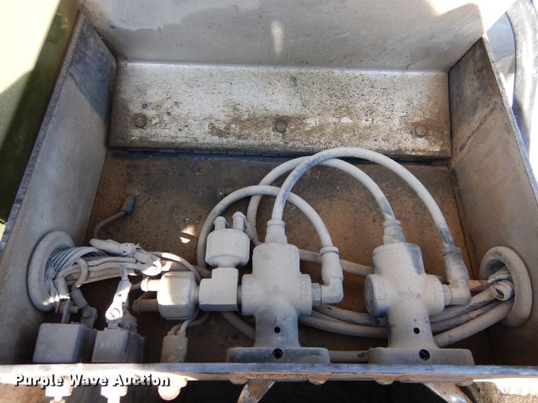 image for item GE9427 2014 Western Star 4900SB semi truck