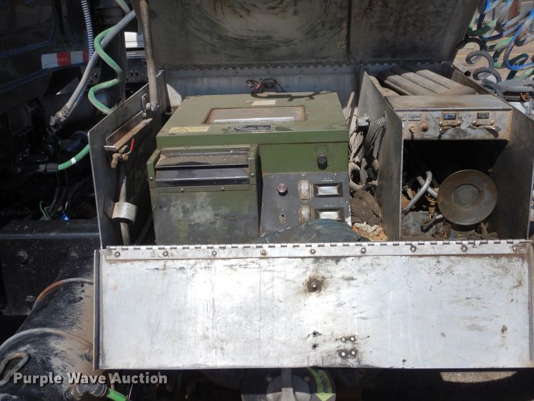 image for item GE9427 2014 Western Star 4900SB semi truck