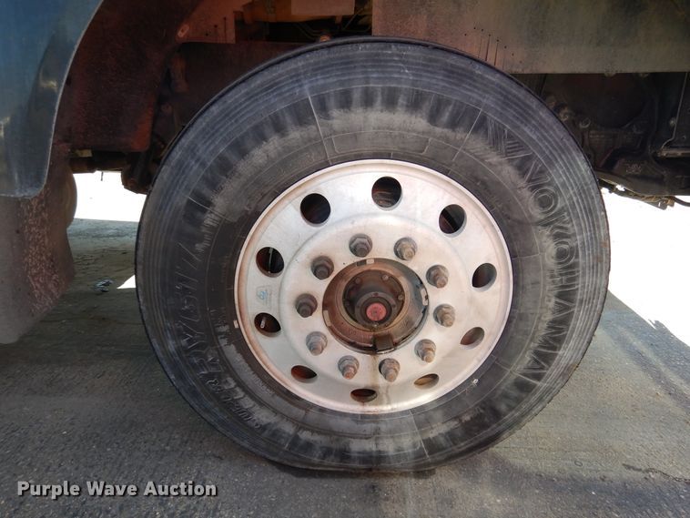 image for item GE9427 2014 Western Star 4900SB semi truck