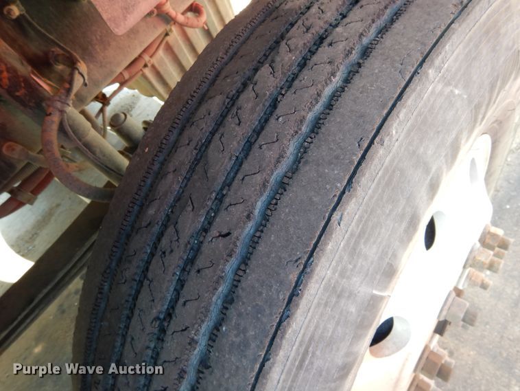 image for item GE9427 2014 Western Star 4900SB semi truck