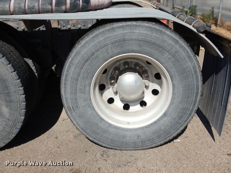 image for item GE9427 2014 Western Star 4900SB semi truck