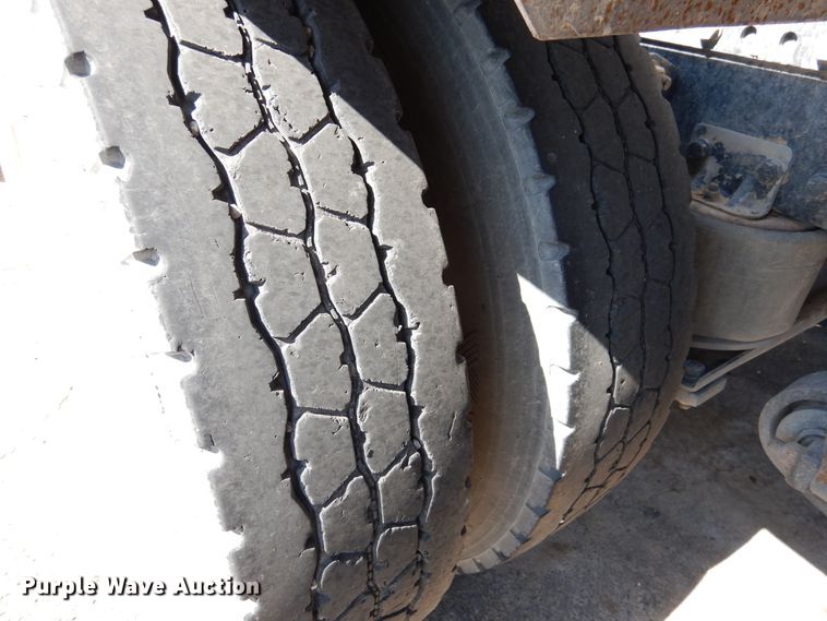 image for item GE9427 2014 Western Star 4900SB semi truck