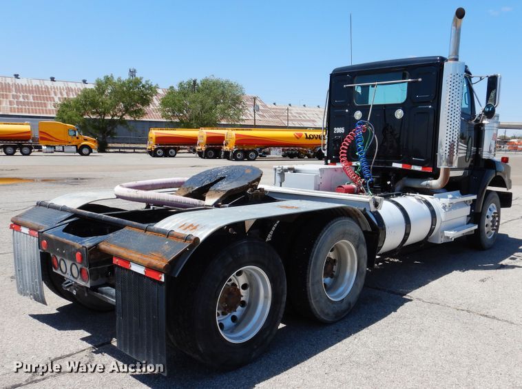 image for item GE9428 2014 Western Star 4900SB  semi truck