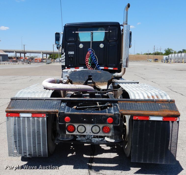 image for item GE9428 2014 Western Star 4900SB  semi truck