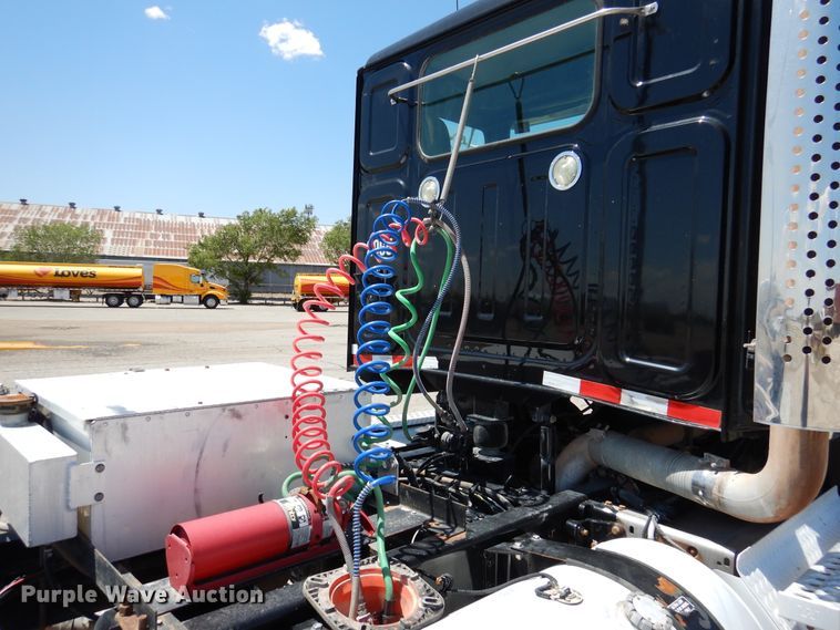 image for item GE9428 2014 Western Star 4900SB  semi truck