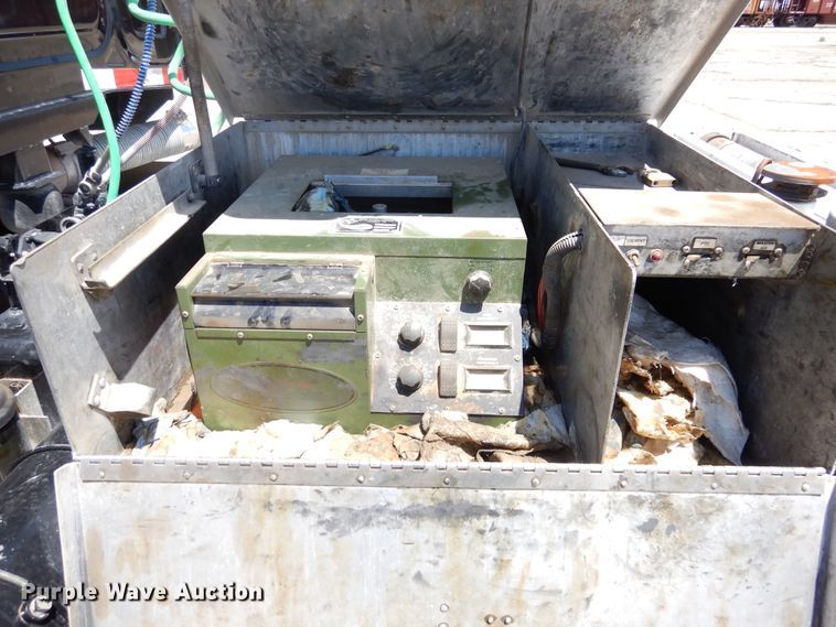 image for item GE9428 2014 Western Star 4900SB  semi truck