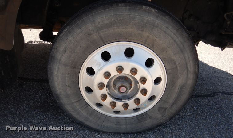 image for item GE9428 2014 Western Star 4900SB  semi truck