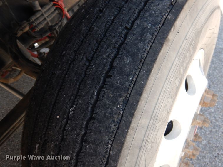 image for item GE9428 2014 Western Star 4900SB  semi truck