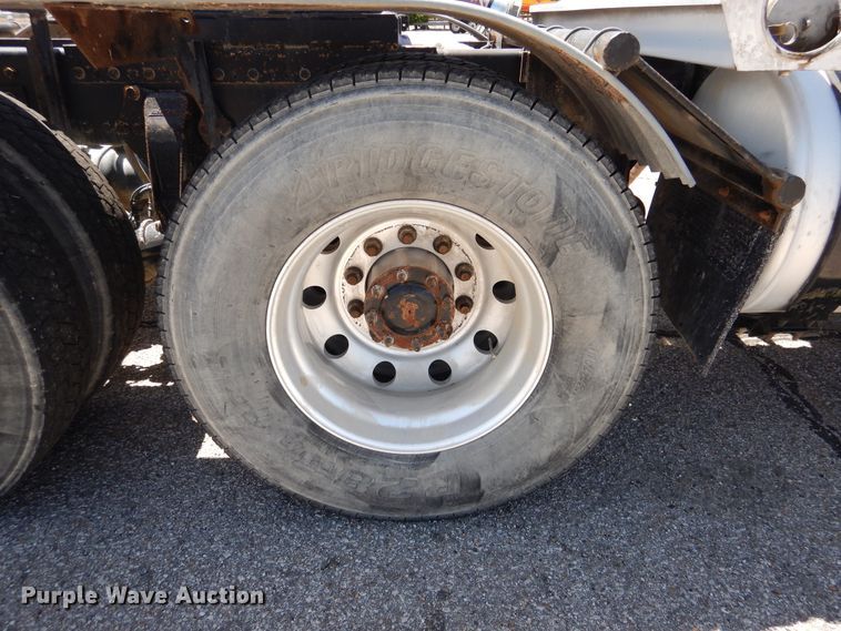 image for item GE9428 2014 Western Star 4900SB  semi truck