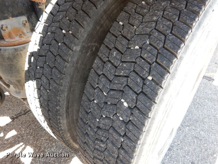 image for item GE9428 2014 Western Star 4900SB  semi truck