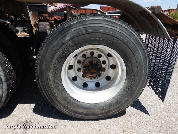 image for item GE9428 2014 Western Star 4900SB  semi truck