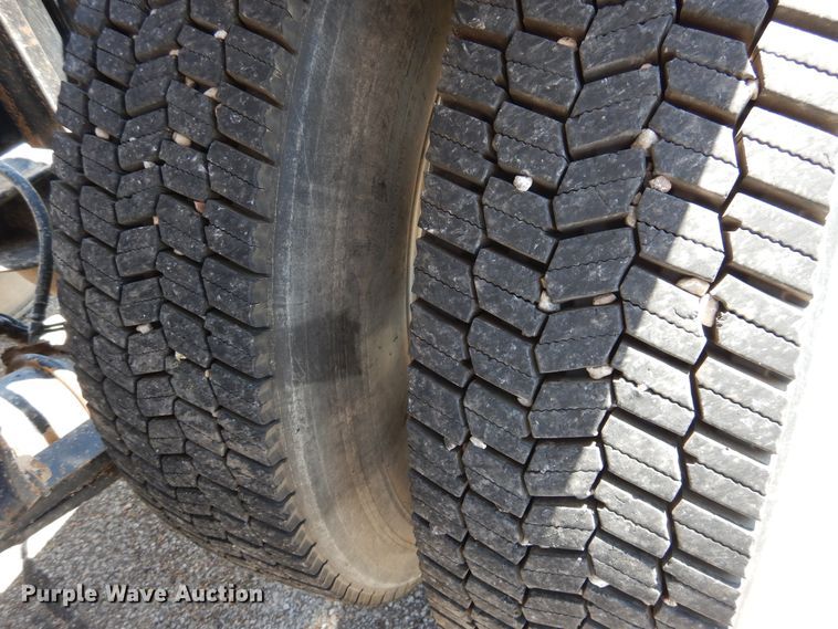 image for item GE9428 2014 Western Star 4900SB  semi truck