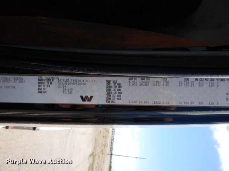 image for item GE9428 2014 Western Star 4900SB  semi truck