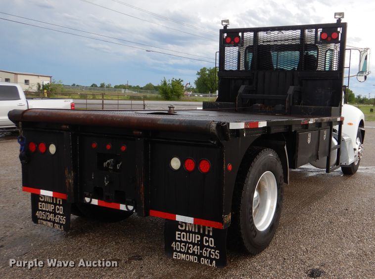 image for item GF9205 2008 Peterbilt 335  flatbed truck
