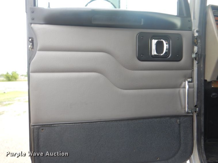 image for item GF9205 2008 Peterbilt 335  flatbed truck