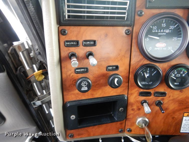 image for item GF9205 2008 Peterbilt 335  flatbed truck