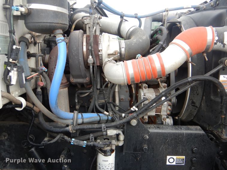 image for item GF9205 2008 Peterbilt 335  flatbed truck