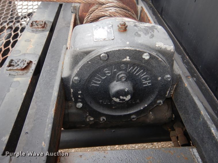 image for item GF9205 2008 Peterbilt 335  flatbed truck