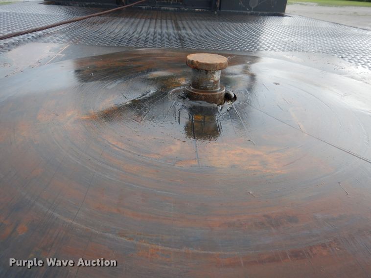 image for item GF9205 2008 Peterbilt 335  flatbed truck