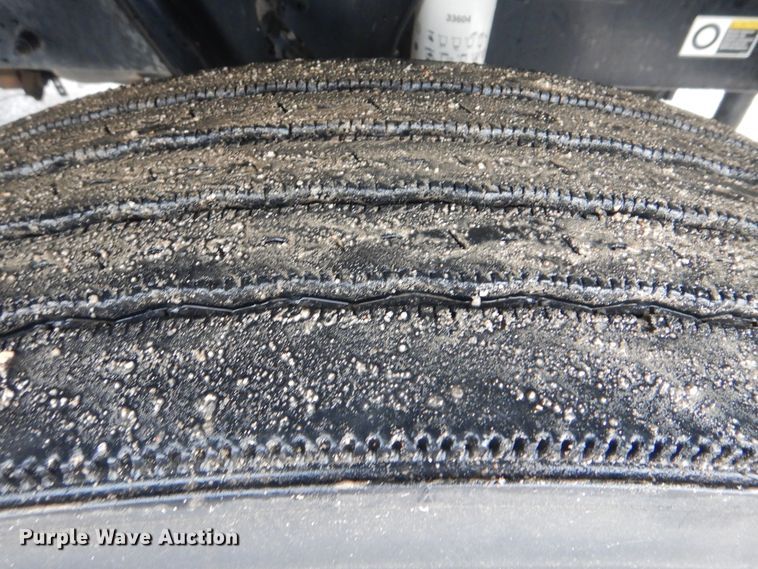 image for item GF9205 2008 Peterbilt 335  flatbed truck