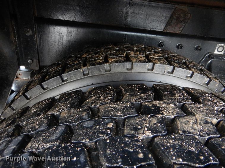 image for item GF9205 2008 Peterbilt 335  flatbed truck