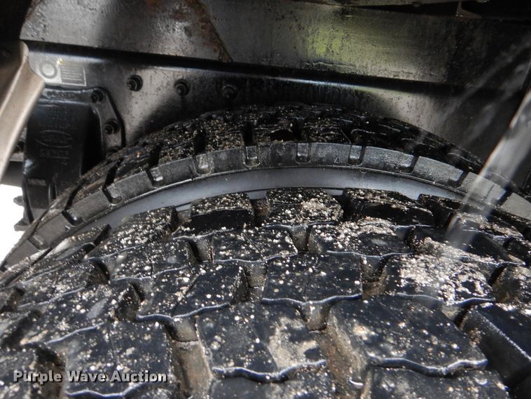 image for item GF9205 2008 Peterbilt 335  flatbed truck