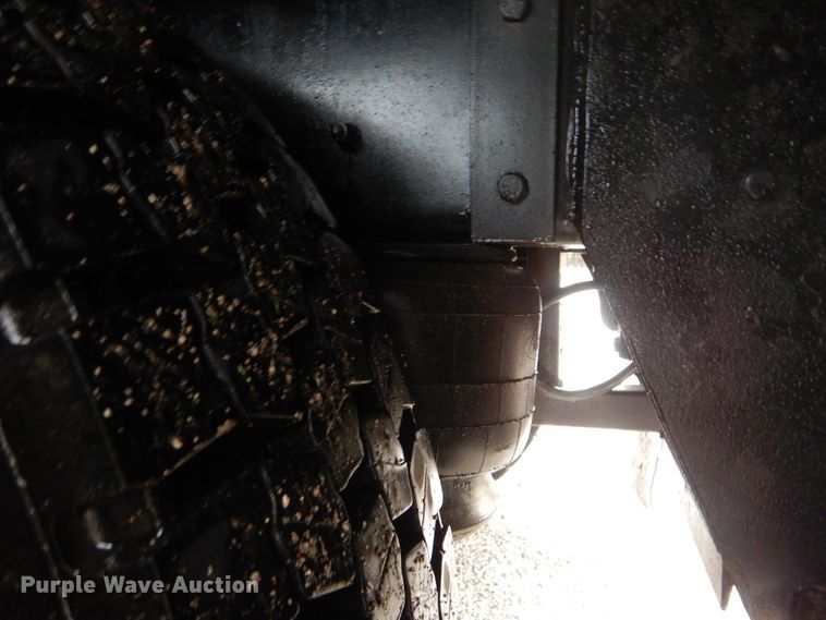 image for item GF9205 2008 Peterbilt 335  flatbed truck