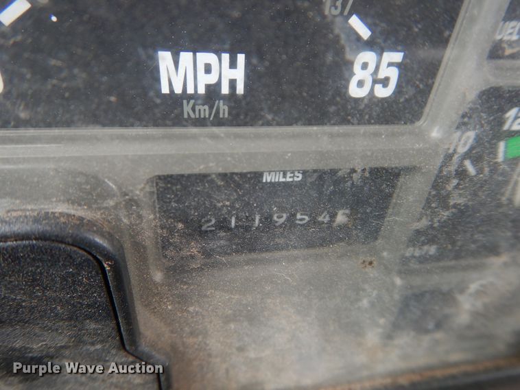 image for item GK9200 2001 International 4700 box truck