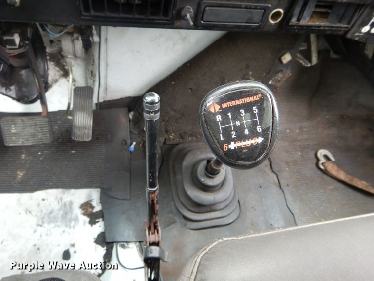 image for item GK9200 2001 International 4700 box truck