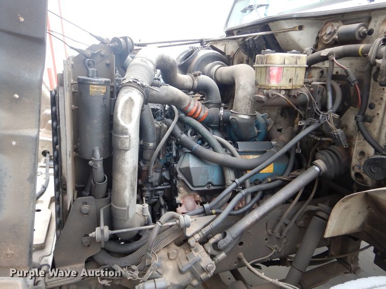 image for item GK9200 2001 International 4700 box truck