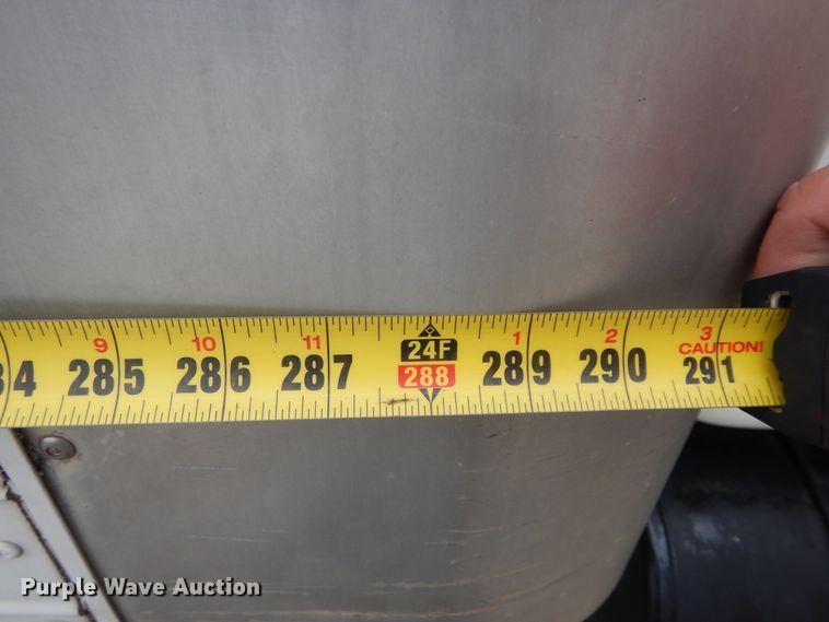 image for item GK9200 2001 International 4700 box truck