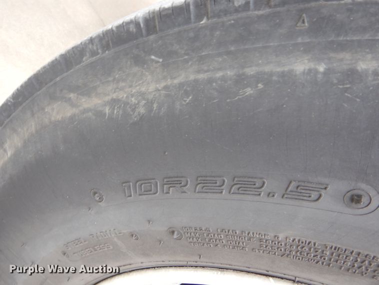 image for item GK9200 2001 International 4700 box truck