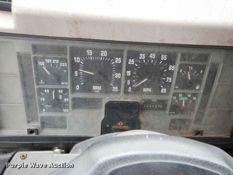 image for item GK9201 1998 International 4700 box truck